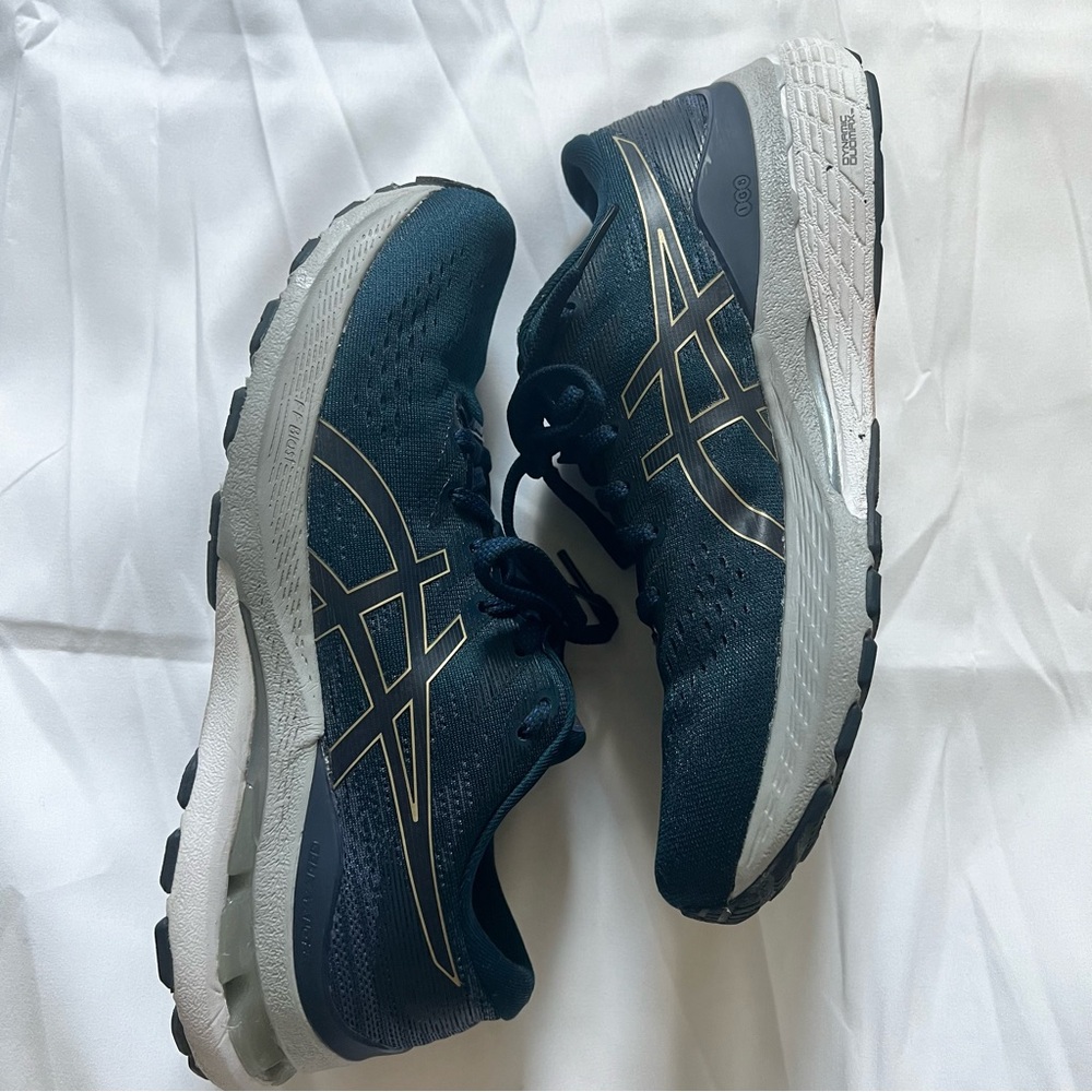 ASICS gel kayano 28